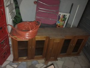 2 LAYERS WOODEN SEE- THROUUGH CUPBOARD